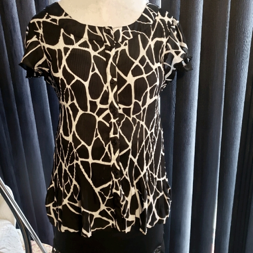 New York black n white blouse